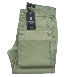 Calça de sarja com elastano verde claro de ótima qualidade