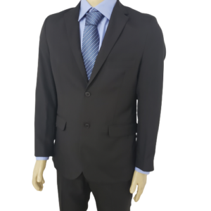 Terno preto modelo slim fit em tecido oxford e corte italiano com duas abertura atrás