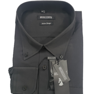 Camisa preta plus size passa fácil